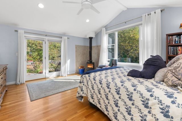 335 Essex Ave, Gloucester, MA 01930