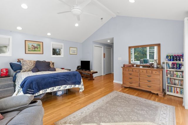 335 Essex Ave, Gloucester, MA 01930