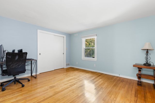 335 Essex Ave, Gloucester, MA 01930