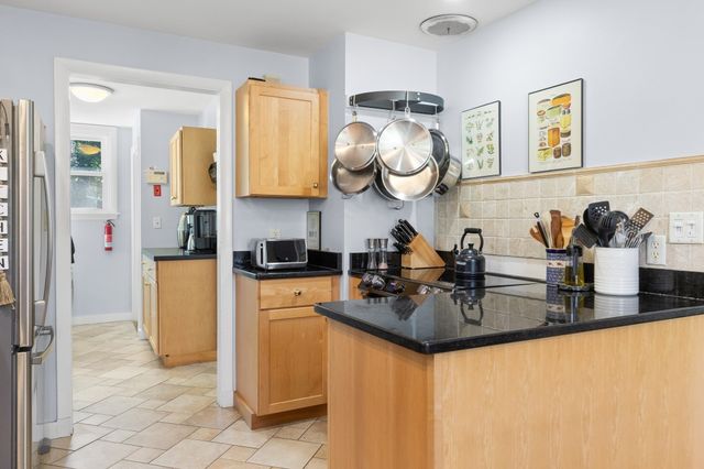 335 Essex Ave, Gloucester, MA 01930