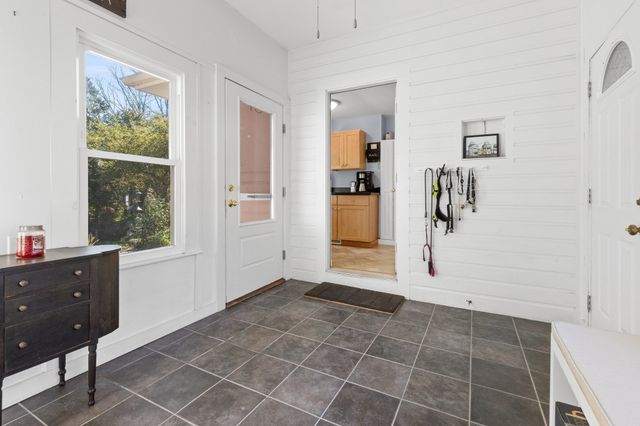 335 Essex Ave, Gloucester, MA 01930
