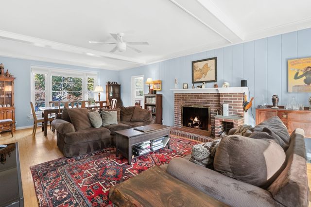 335 Essex Ave, Gloucester, MA 01930