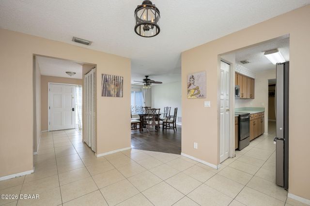 110 Cambridge Drive, Port Orange, FL 32127
