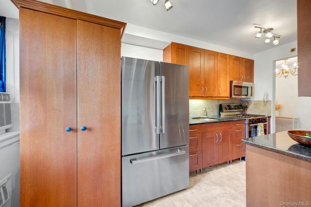 735 Kappock Street 8F, Bronx, NY 10463