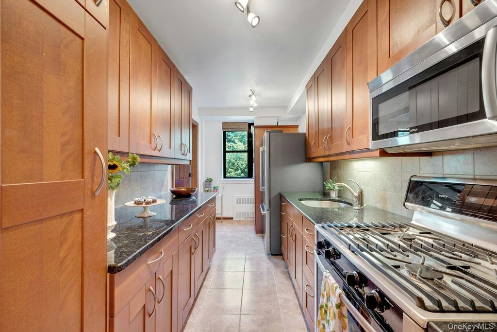 735 Kappock Street 8F, Bronx, NY 10463 — photo 3