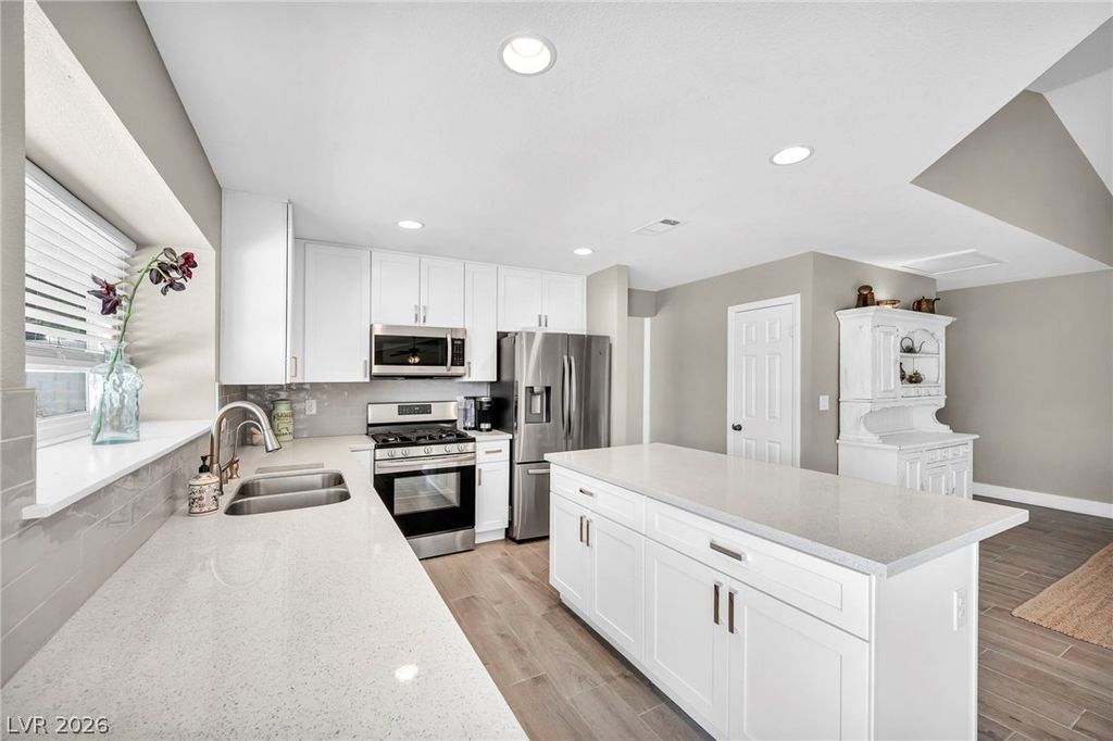 3249 Palmdesert Way, Las Vegas, NV 89120 — photo 5