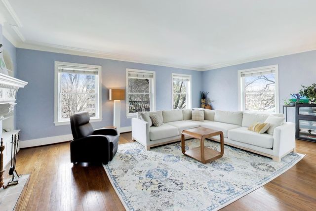 2041 W FARWELL Avenue 2E, Chicago, IL 60645