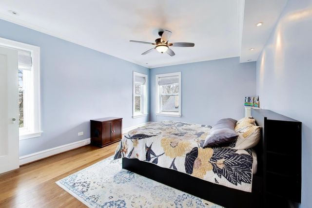 2041 W FARWELL Avenue 2E, Chicago, IL 60645