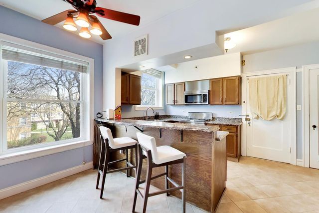 2041 W FARWELL Avenue 2E, Chicago, IL 60645