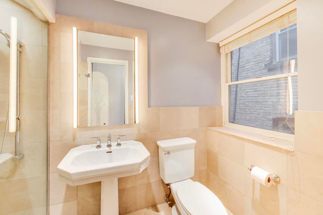 2041 W FARWELL Avenue 2E, Chicago, IL 60645