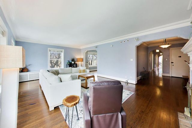 2041 W FARWELL Avenue 2E, Chicago, IL 60645