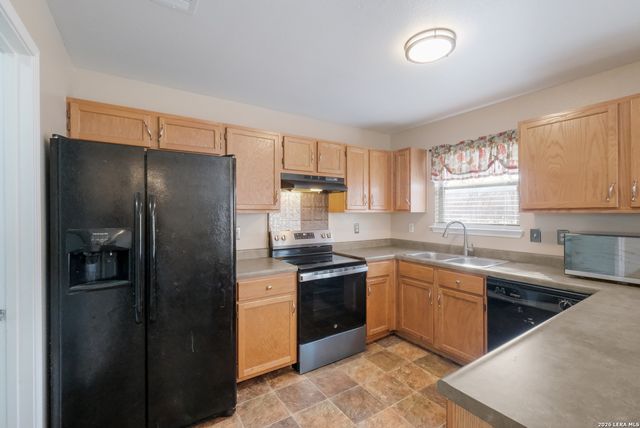 15423 Cog, Selma, TX 78154