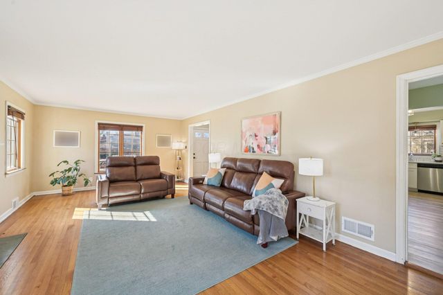 1838 Berkshire Road, Upper Arlington, OH 43221