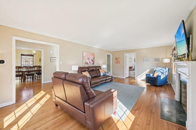 1838 Berkshire Road, Upper Arlington, OH 43221