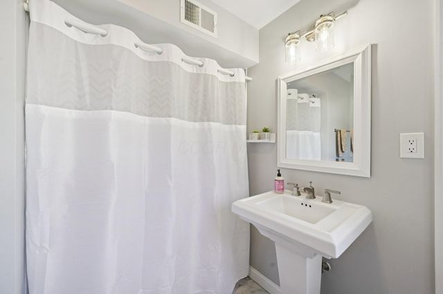 1838 Berkshire Road, Upper Arlington, OH 43221