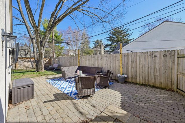 1838 Berkshire Road, Upper Arlington, OH 43221