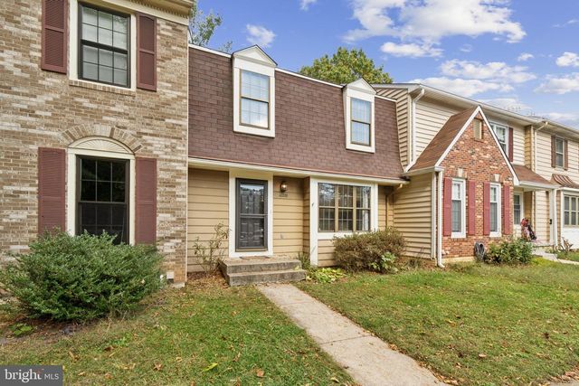 10228 ROBERTS COMMON LN, Burke, VA 22015