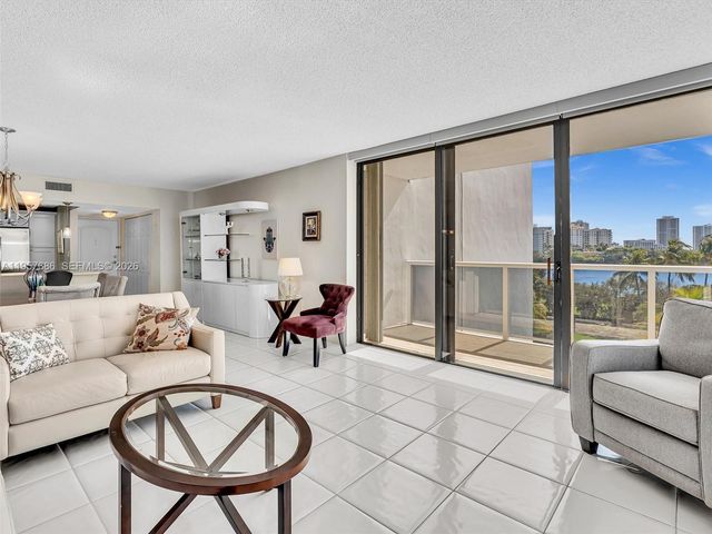 3675 N Country Club Dr 609, Aventura, FL 33180