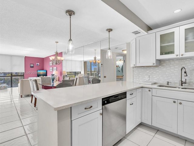 3675 N Country Club Dr 609, Aventura, FL 33180