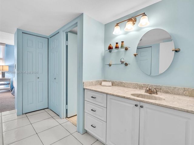 3675 N Country Club Dr 609, Aventura, FL 33180