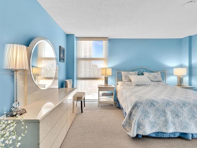 3675 N Country Club Dr 609, Aventura, FL 33180