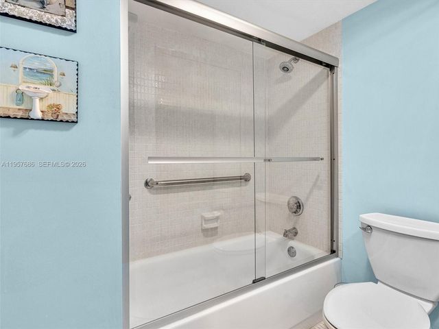 3675 N Country Club Dr 609, Aventura, FL 33180