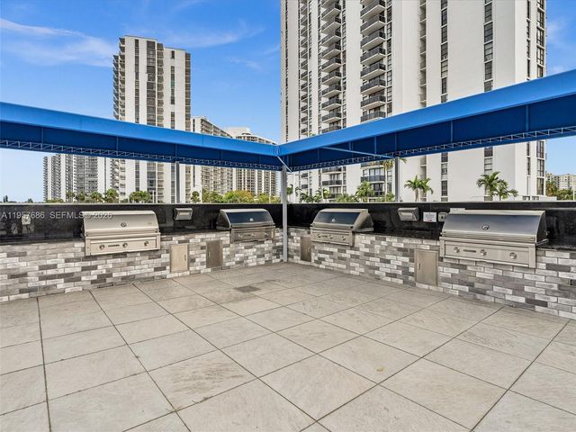 3675 N Country Club Dr 609, Aventura, FL 33180