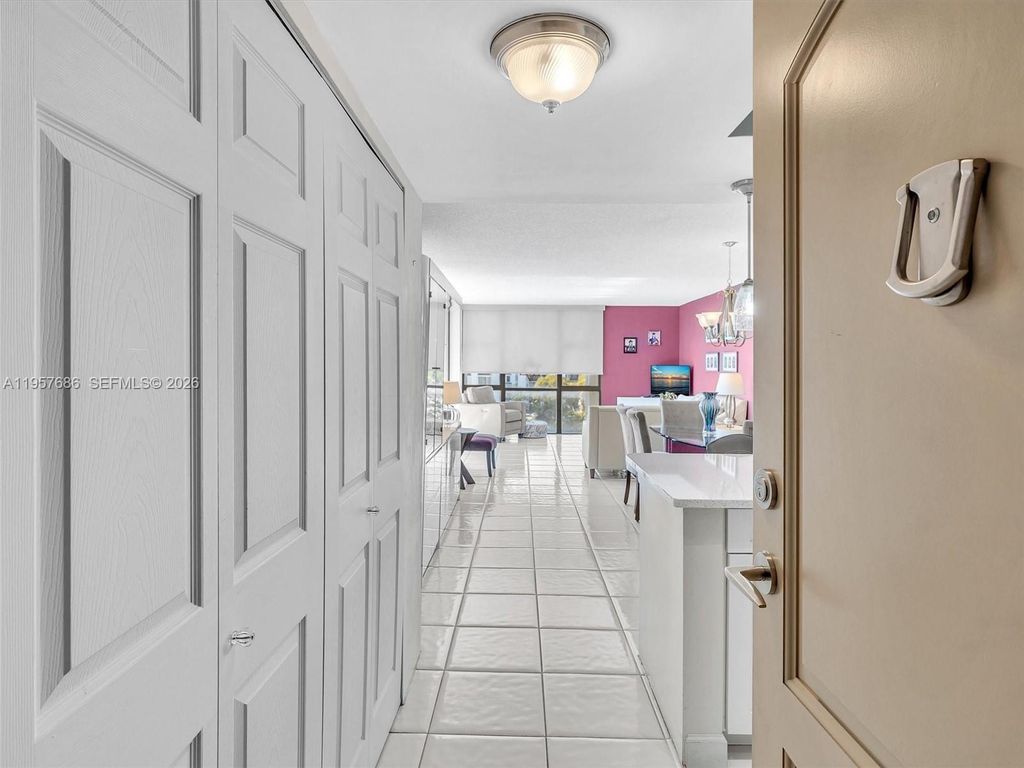 3675 N Country Club Dr 609, Aventura, FL 33180