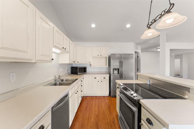 1825 Windmill Drive, Baldwin, WI 54002
