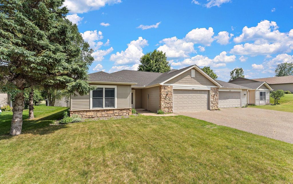 1825 Windmill Drive, Baldwin, WI 54002