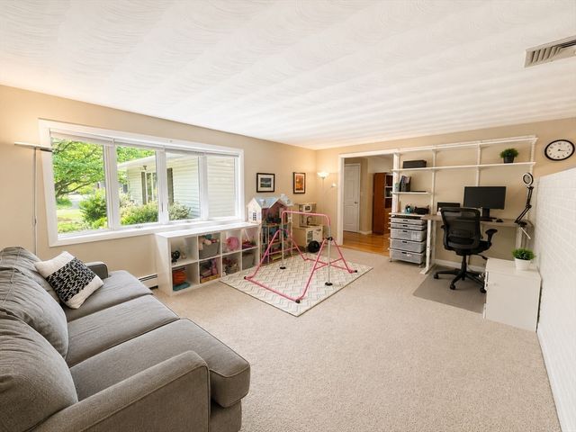 15 Leonard Road, Framingham, MA 01701