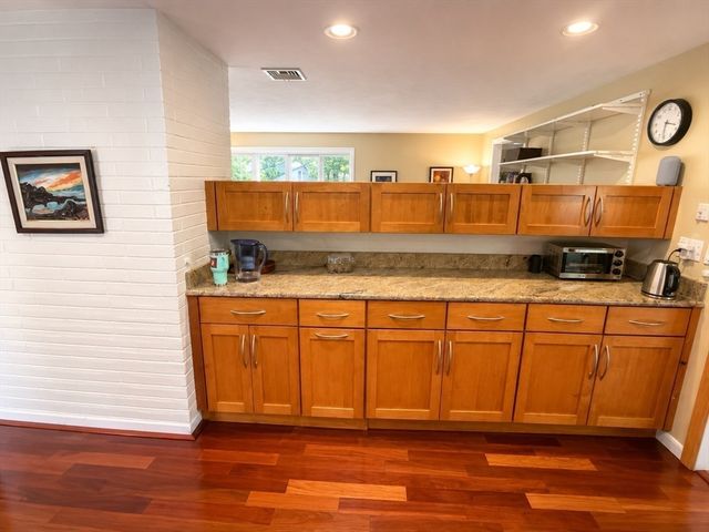 15 Leonard Road, Framingham, MA 01701