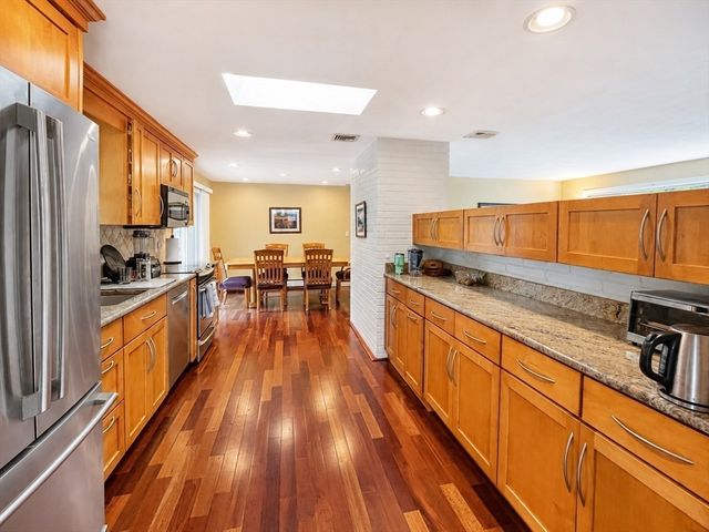 15 Leonard Road, Framingham, MA 01701