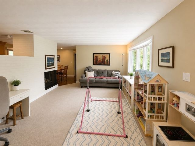 15 Leonard Road, Framingham, MA 01701