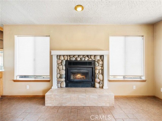 8187 Anaconda Avenue, Oak Hills, CA 92344