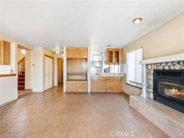 8187 Anaconda Avenue, Oak Hills, CA 92344