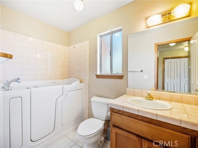 8187 Anaconda Avenue, Oak Hills, CA 92344