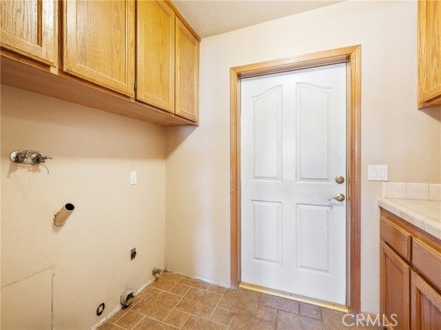 8187 Anaconda Avenue, Oak Hills, CA 92344