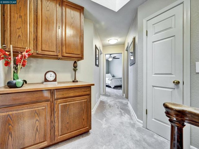 913 Cedar Brook Ln, Vacaville, CA 95687