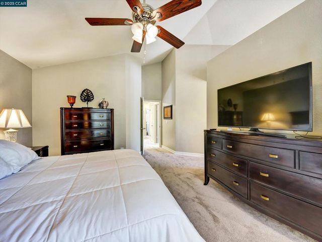 913 Cedar Brook Ln, Vacaville, CA 95687