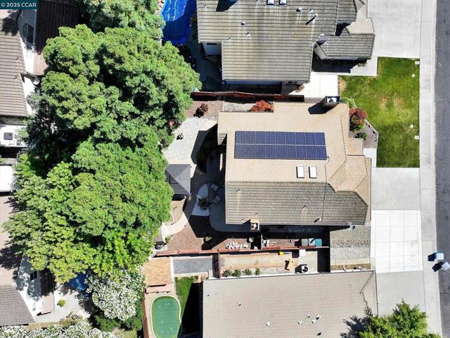 913 Cedar Brook Ln, Vacaville, CA 95687