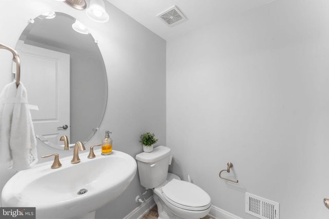 17372 REDSHANK RD, Dumfries, VA 22026