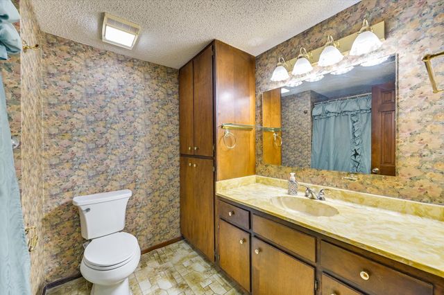 1984 Hilltop DR, Wimberley, TX 78676