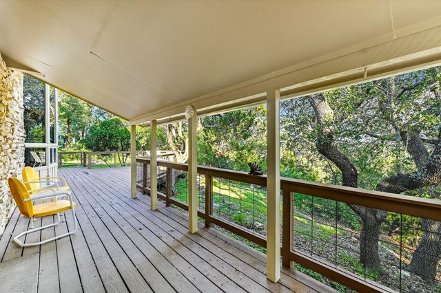 1984 Hilltop DR, Wimberley, TX 78676