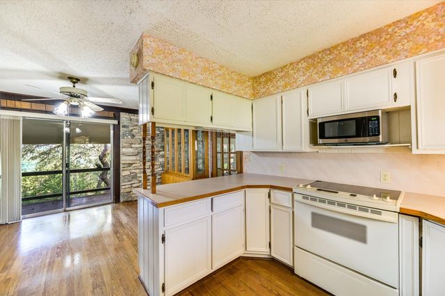 1984 Hilltop DR, Wimberley, TX 78676