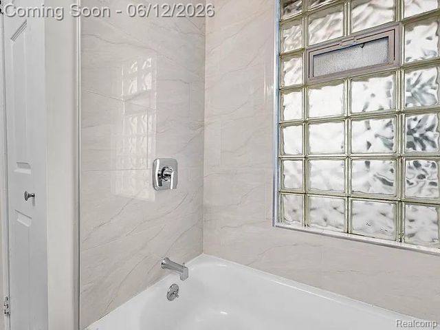 419 W 12 Mile Road, Royal Oak, MI 48073
