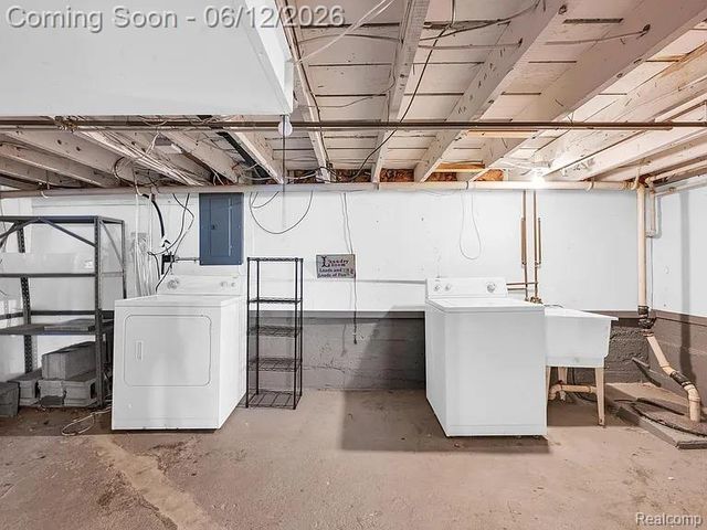 419 W 12 Mile Road, Royal Oak, MI 48073