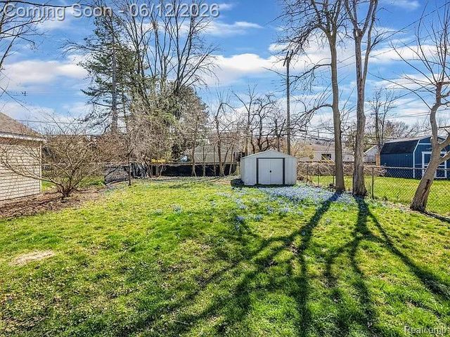 419 W 12 Mile Road, Royal Oak, MI 48073