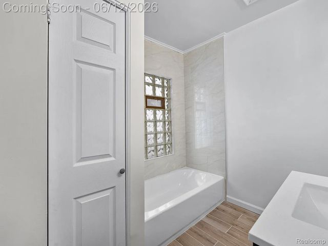 419 W 12 Mile Road, Royal Oak, MI 48073