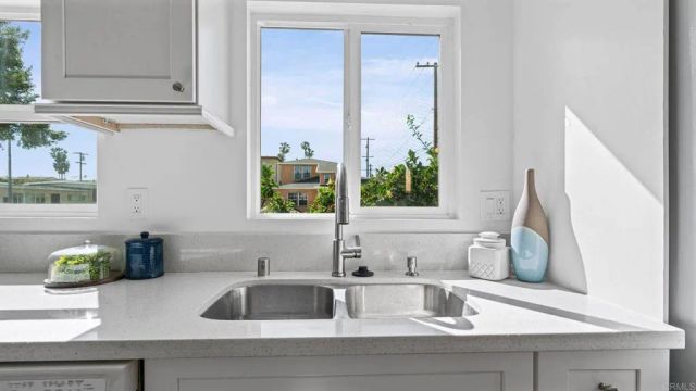 4095 Estrella Avenue, San Diego, CA 92105